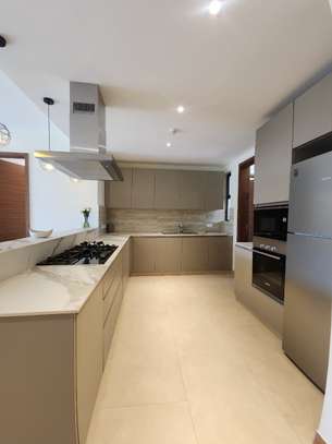 2 Bed Apartment with En Suite in Riverside image 8