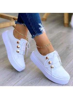 Comfy casual sneakers image 10