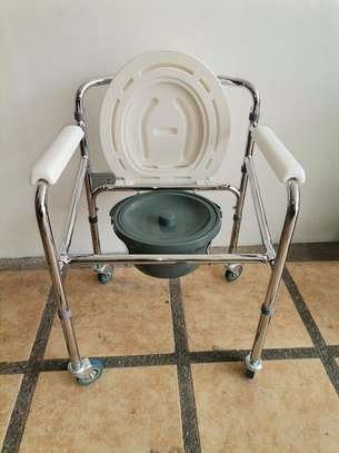 FOLDABLE TOILET SEAT COMMODE W WHEELS SALE PRICES KENYA image 3
