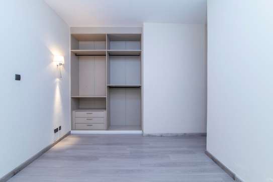2 Bed Apartment with En Suite in Westlands Area image 6