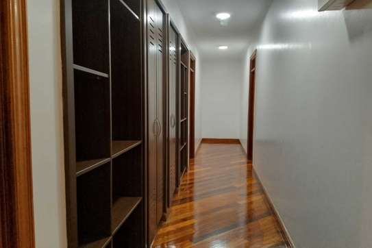 3 Bed Apartment with En Suite in Kilimani image 6