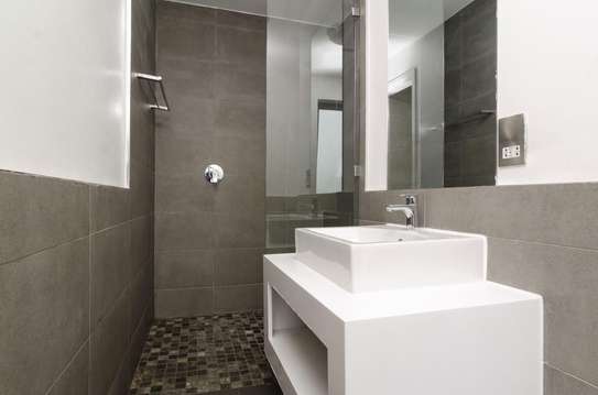 3 Bed Apartment with En Suite in Thika Road image 14