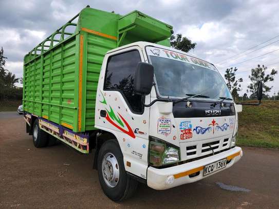 Isuzu NPR 2018 Local high-sided in excellent condition image 6
