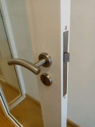 Locks installation image 1