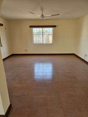3 Bed Townhouse with En Suite at Nyali image 6