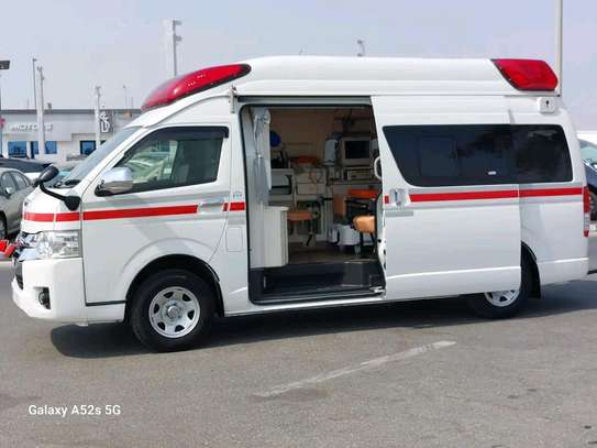 Toyota Hiace ambulance 2017 image 3