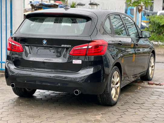 BMW 220i 2016 image 5