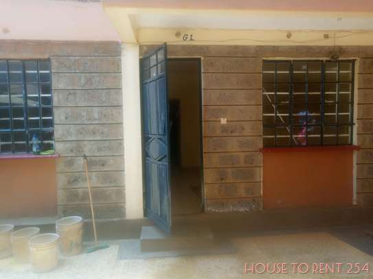 TO RENT TWO BEDROOM ENSUITE TO RENT image 4