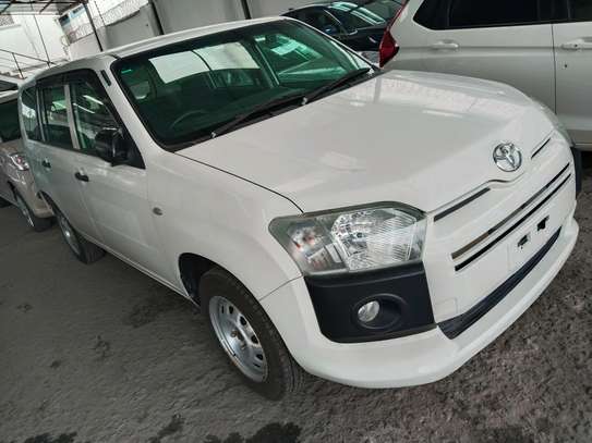 Toyota succeed non hybrid on sale image 3