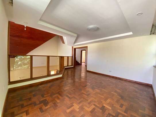 6 Bed Townhouse with En Suite in Lavington image 8