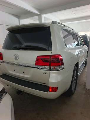 Toyota landcruiser ZX 2018 image 7