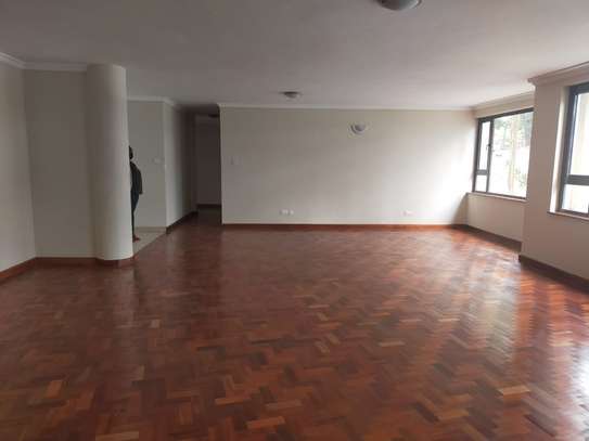 3 Bed Apartment with En Suite in Riverside image 6