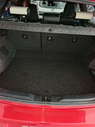 Toyota Auris hybrid image 13