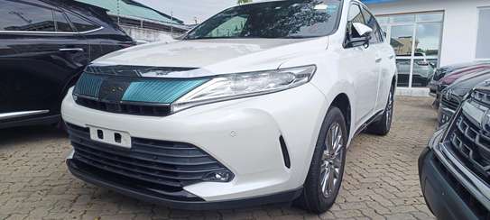 Toyota Harrier white 2018 Beige interior image 2