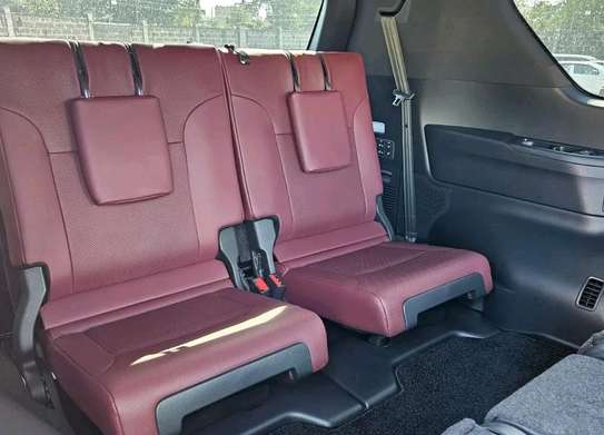 Lexus LX600 Petrol 2023 SPORT image 8