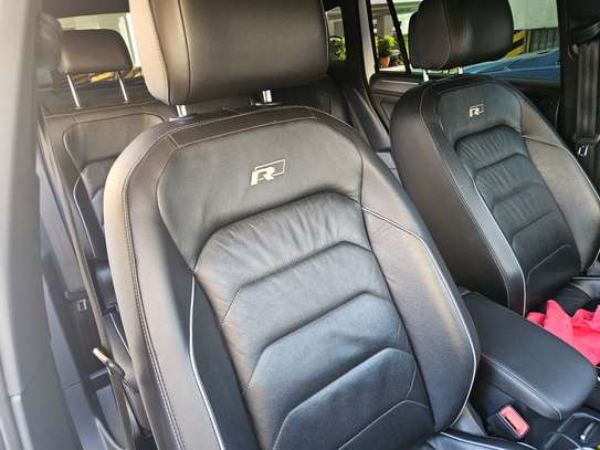 Sunroof Volkswagen Tiguan R-Line 4-Motion image 6