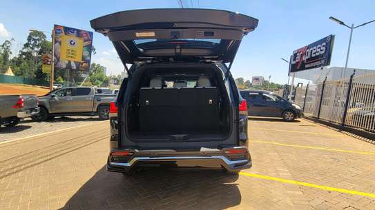 LEXUS L600 image 9