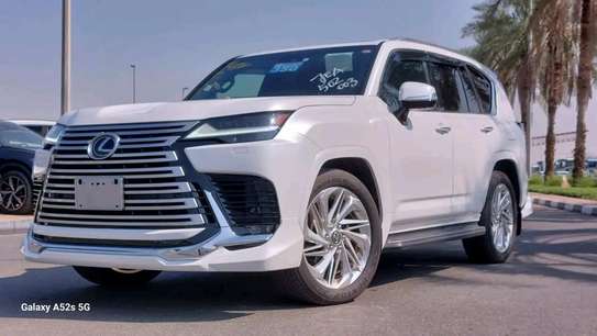 Lexus LX600 2023 White Fully loaded image 2