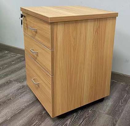 Office Cabinet: 3 Drawer White File Cabinet In Kebirigo image 5