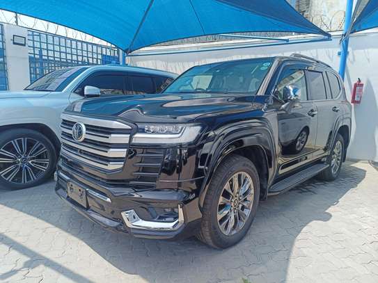 Toyota land Cruiser ZX petrol 2023 image 2