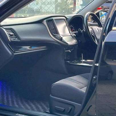 Toyota crown athlete fully loaded 🔥🔥🔥 image 4