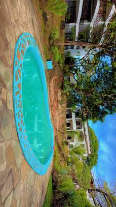 6 Bed House with En Suite in Malindi image 3
