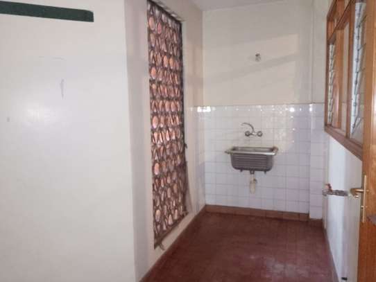 4 Bed Apartment with En Suite in Kilimani image 5