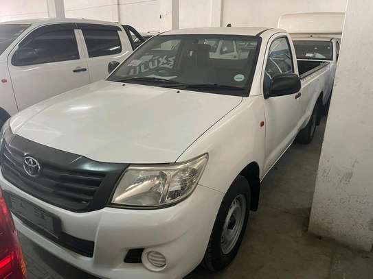TOYOTA HILUX 4WD SINGLE CABIN image 3