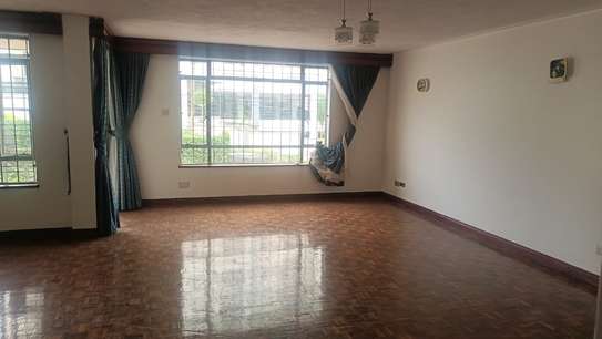 4 Bed Apartment with En Suite in Riverside image 19