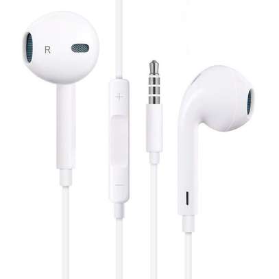 Apple Earpods With 3.5mm Headphone Plug image 1