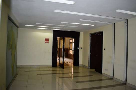 4,800 ft² Office with Service Charge Included at Upperhill image 4