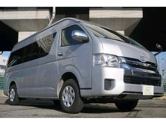 TOYOTA HIECE AUTO DIESEL COMUTER 18 SEATER. image 8