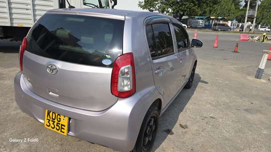 Toyota vitz KDG image 5