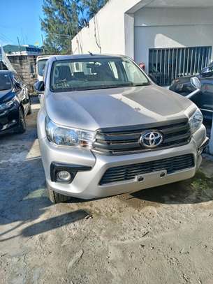 Toyota Hilux 2018car image 4