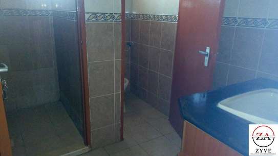 3 Bed Apartment with En Suite in Thome image 10