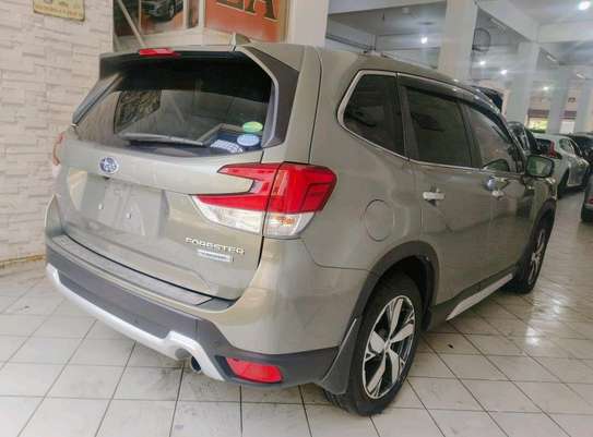 Subaru Forester E-boxer with sunroof 2018 image 10
