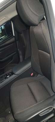 Mazda 3 Skyactive G (petrol) 2019 image 5
