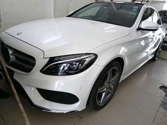 Mercedes Benz C200 image 11
