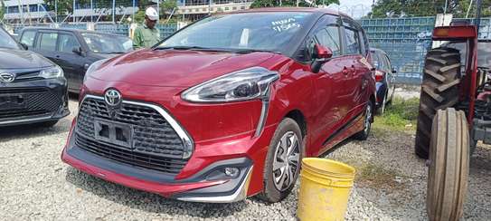 Toyota Sienta hybrid Redwine 2019 7 seater image 1