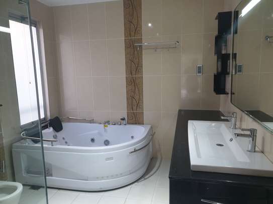 3 Bed Apartment with En Suite at Riverside image 16