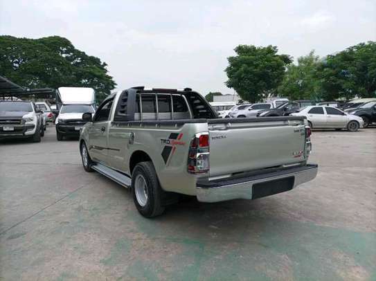 Diesel TOYOTA HILUX (MKOPO/HIRE PURCHASE ACCEPTED) image 4