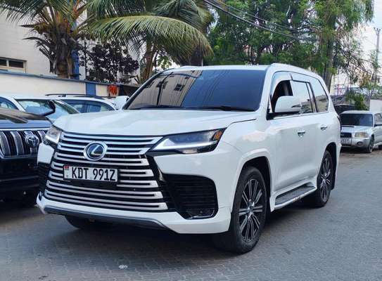 Lexus LX570 Facelifted to LX600 2017 image 2