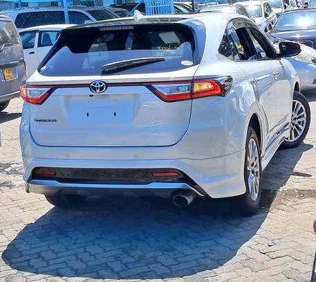 Toyota Harrier Premium Grade white 2018 Sunroof image 4