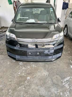 Toyota Spade metallic black image 1