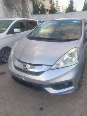 Honda fit shuttle image 3