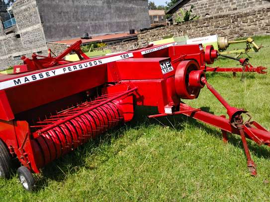 Massey Ferguson 124 baller image 4