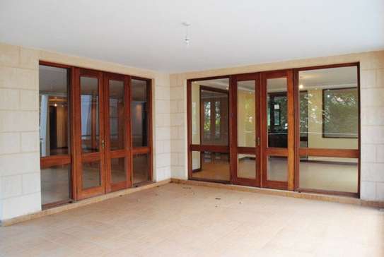 3 Bed Apartment with En Suite at Riverside image 10