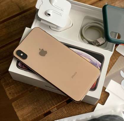 Iphone XS max 512gb gold edition image 3