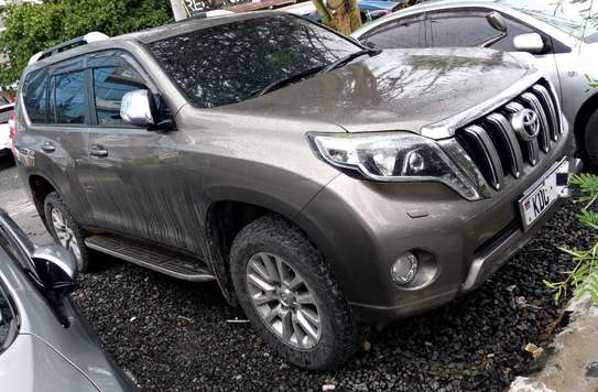 TOYOTA LAND CRUISER FOR SALE image 4
