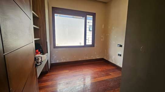 5 Bed Townhouse with En Suite in Runda image 7